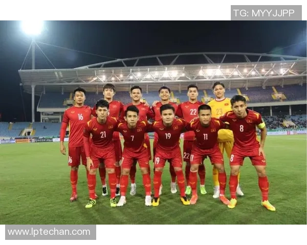 越南足球与中国足球激烈对决现场直播精彩瞬间回顾与分析 越南足球与中国足球激烈对决现场直播精彩瞬间回顾与分析