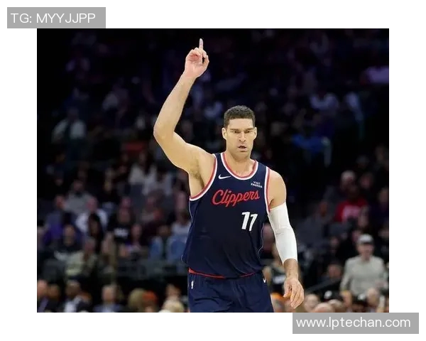布鲁克洛佩斯：从角色球员到NBA顶尖中锋的华丽蜕变之路