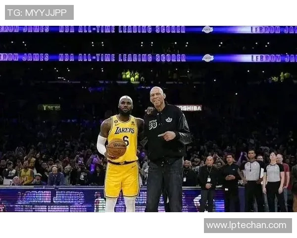 贾巴尔对阵76人再现经典对决NBA历史传奇球员的巅峰时刻回顾