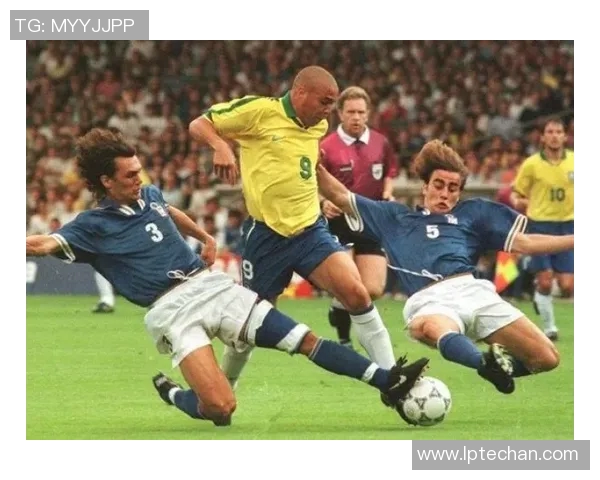 美国与波斯尼亚的较量：足球场上的激情对决与战术博弈