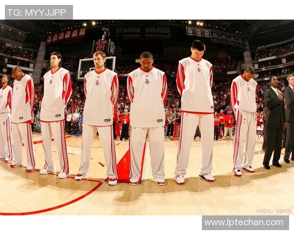 火箭队与小牛队激战12月28日精彩对决展现篮球魅力与团队精神